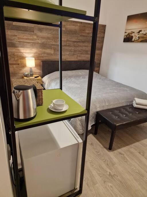 Ultra Bohemian 4 Apartment