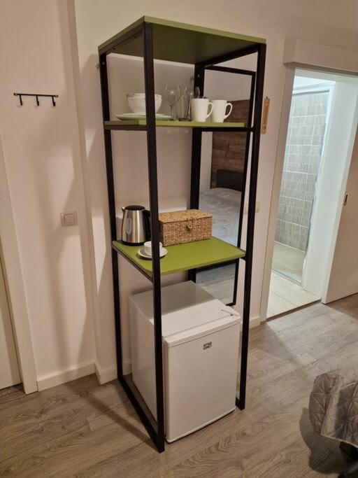 Ultra Bohemian 4 Apartment *